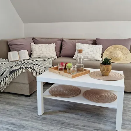 Arek Apartment *